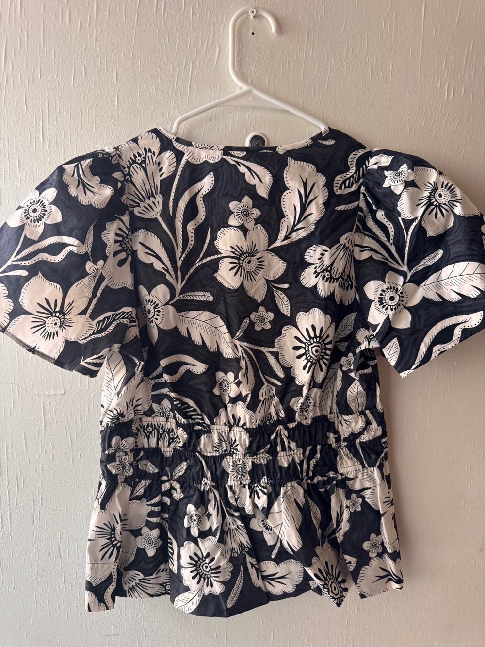 Anthropologie NWOT Somerset Blouse tropical black/white floral top. - Picture 4 of 6